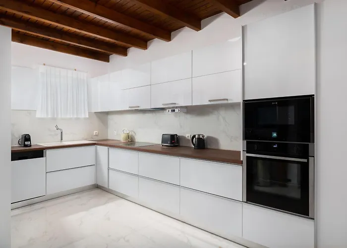 Hamilton Sea Front Villa