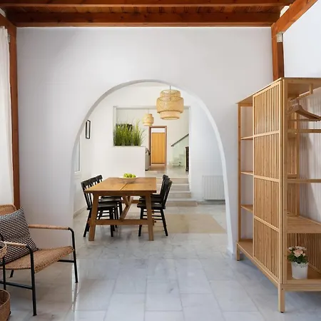 Hamilton Sea Front Вилла