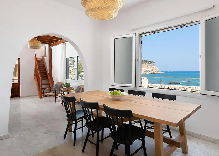 Hamilton Sea Front Villa *